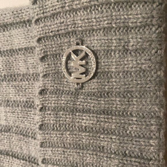 Michael Kors toque - Picture 3 of 3